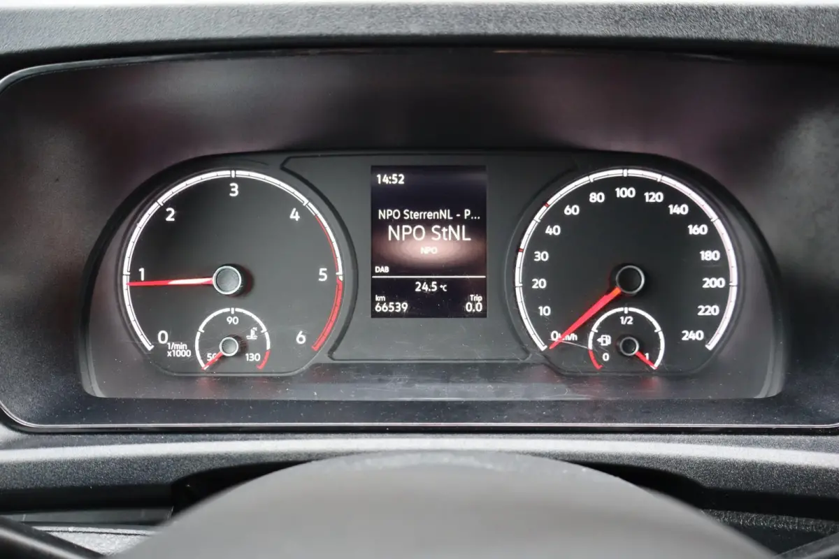 2.0 TDI 75pk Comfort | Parkeersensoren achter | Cruise Control | DAB radio | App Connect