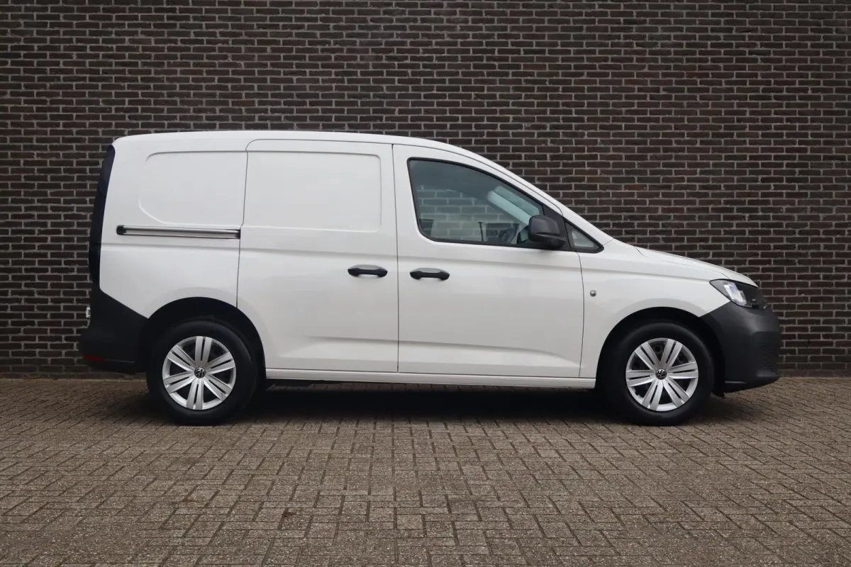 2.0 TDI 75pk Comfort | Parkeersensoren achter | Cruise Control | DAB radio | App Connect