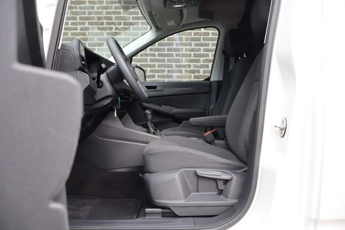 2.0 TDI 75pk Comfort | Parkeersensoren achter | Cruise Control | DAB radio | App Connect