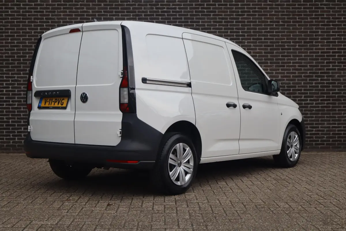 2.0 TDI 75pk Comfort | Parkeersensoren achter | Cruise Control | DAB radio | App Connect
