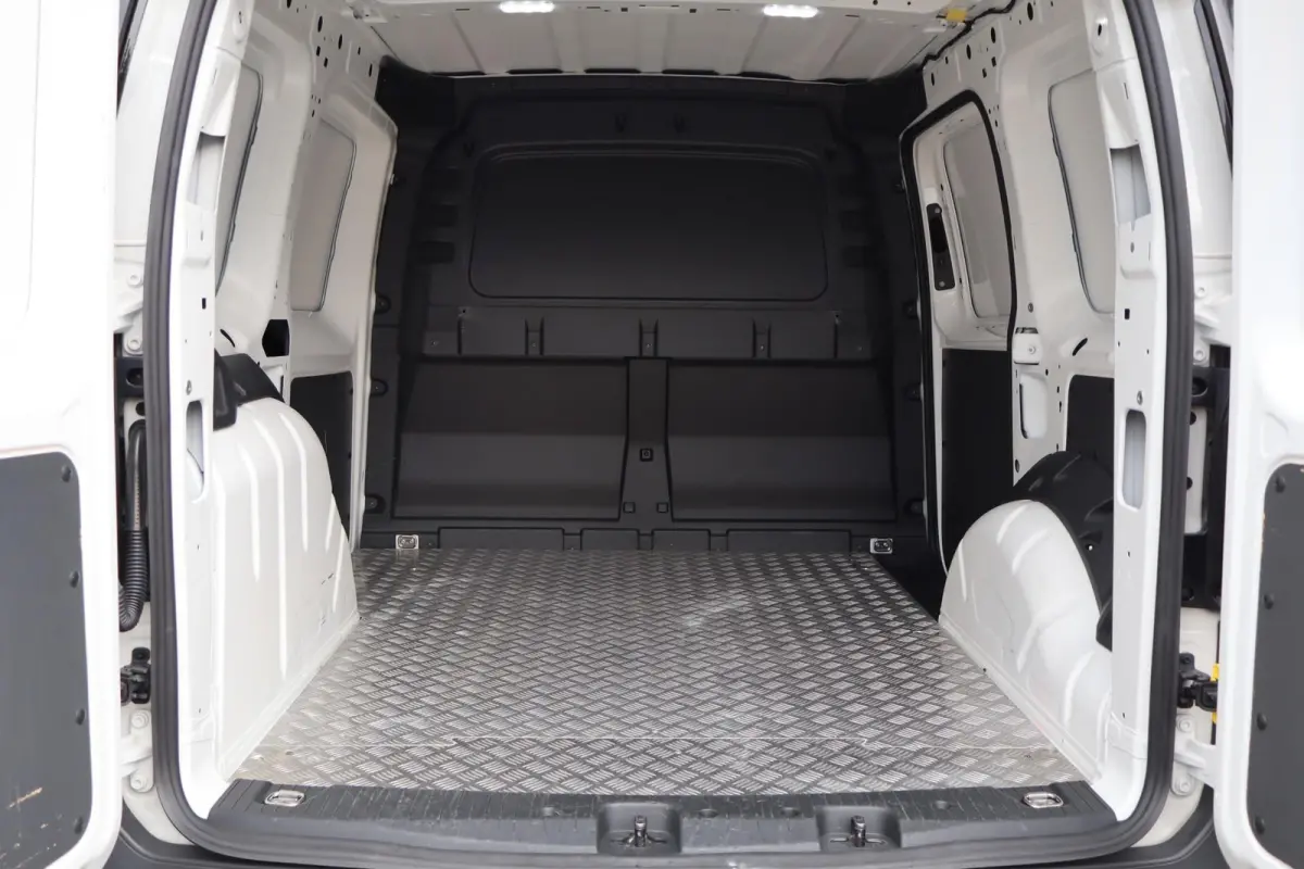 2.0 TDI 75pk Comfort | Parkeersensoren achter | Cruise Control | DAB radio | App Connect