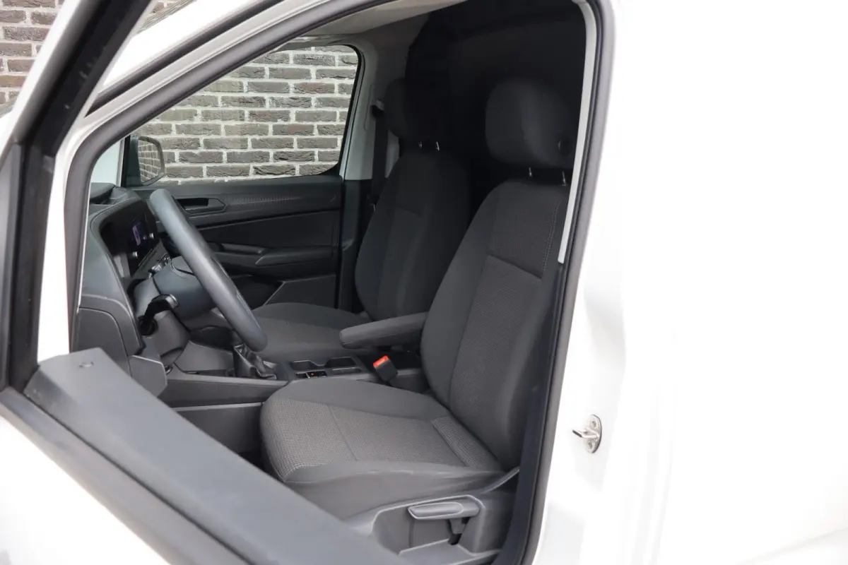 2.0 TDI 75pk Comfort | Parkeersensoren achter | Cruise Control | DAB radio | App Connect