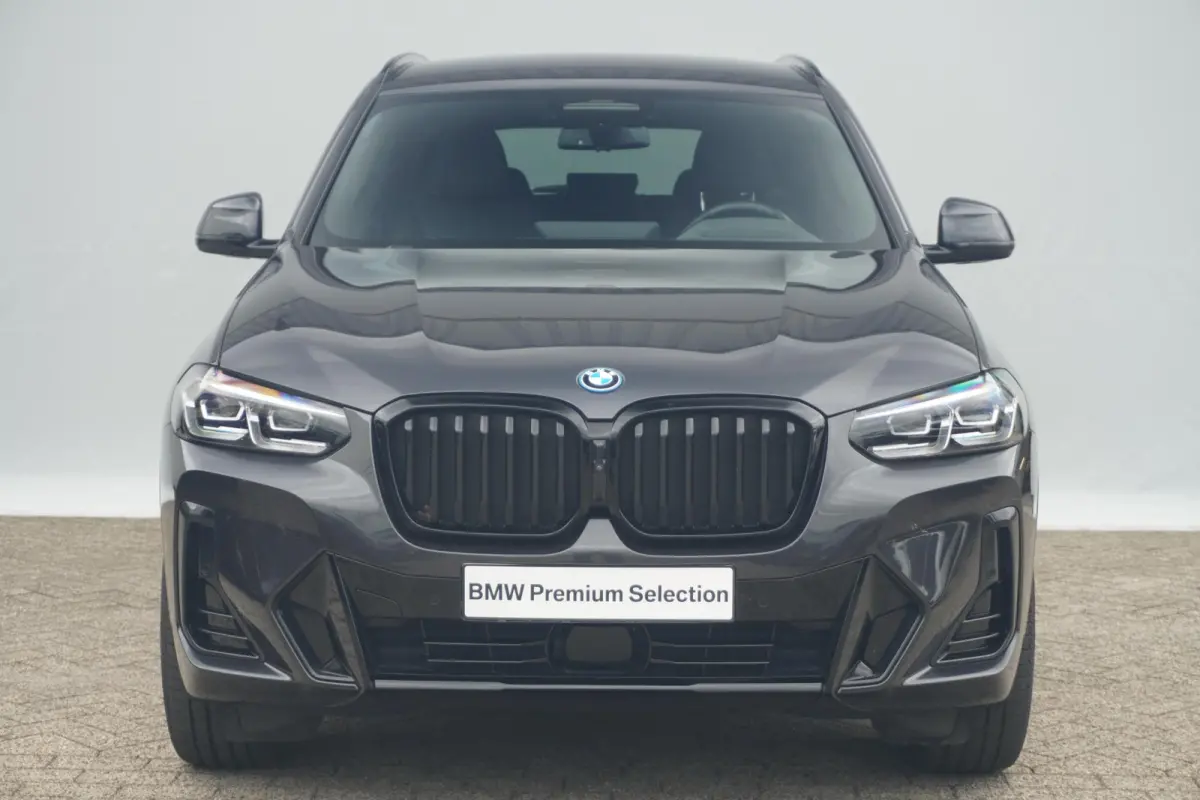 xDrive30e | M Sportpakket | Head-Up Display | Driving Assistant Professional | Trekhaak | Elektrisch verstelbare stoelen