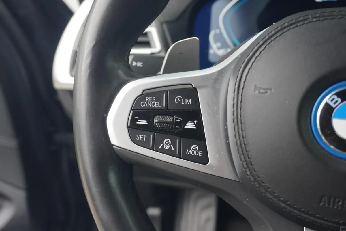 xDrive30e | M Sportpakket | Head-Up Display | Driving Assistant Professional | Trekhaak | Elektrisch verstelbare stoelen