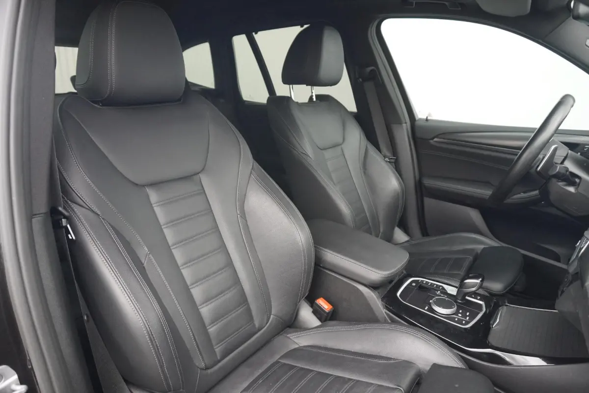 xDrive30e | M Sportpakket | Head-Up Display | Driving Assistant Professional | Trekhaak | Elektrisch verstelbare stoelen