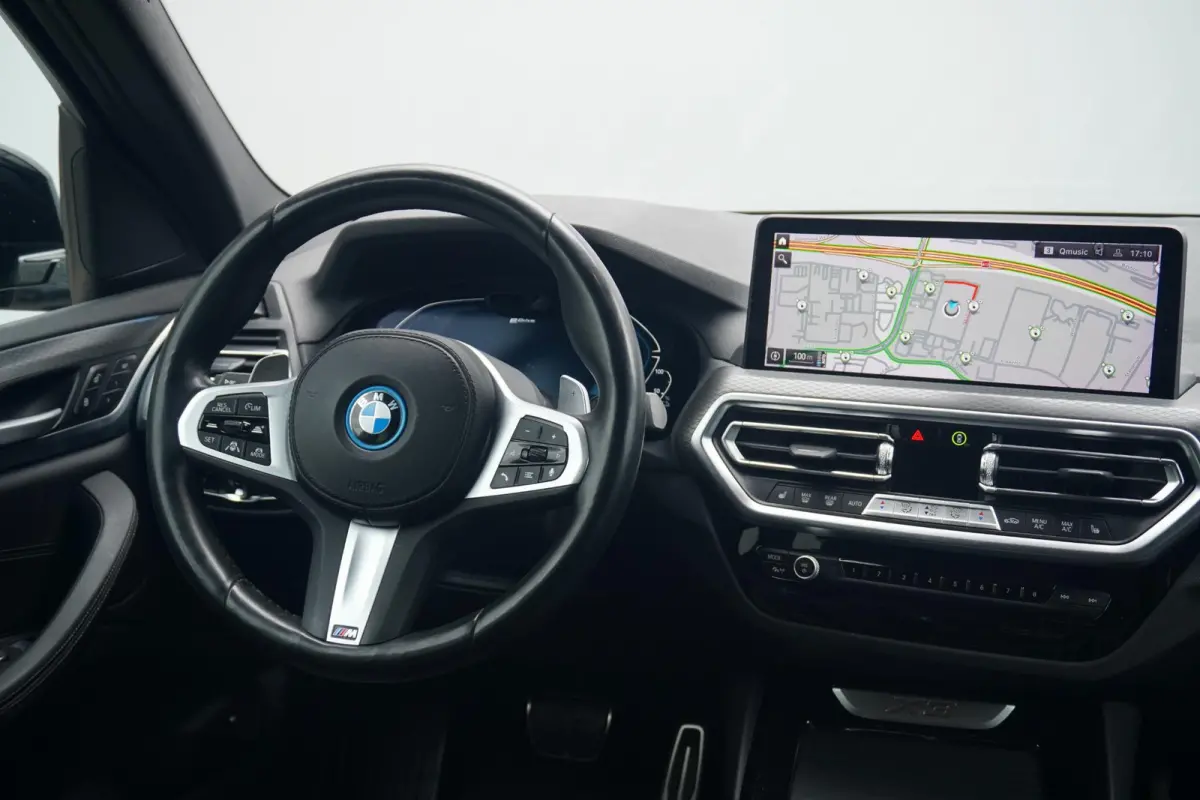 xDrive30e | M Sportpakket | Head-Up Display | Driving Assistant Professional | Trekhaak | Elektrisch verstelbare stoelen