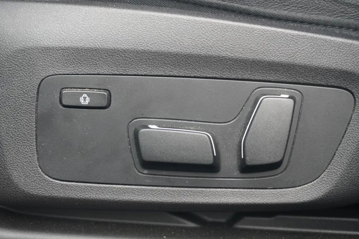 xDrive30e | M Sportpakket | Head-Up Display | Driving Assistant Professional | Trekhaak | Elektrisch verstelbare stoelen