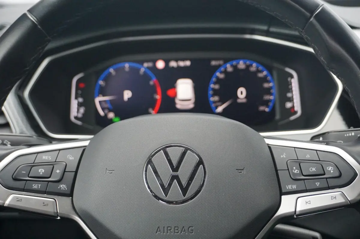 1.0 TSI 110pk DSG R-Line | Navigatie | Achteruitrijcamera | Stoelverwarming