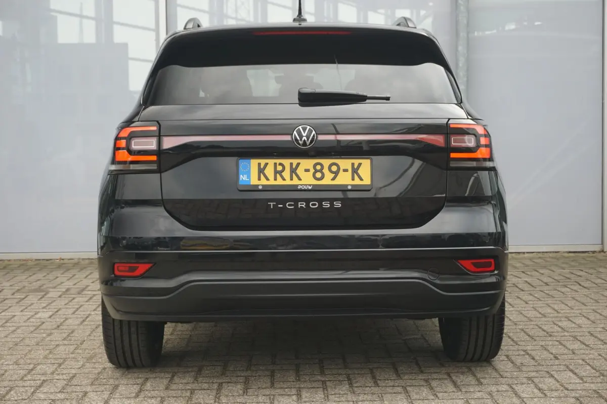 1.0 TSI 110pk DSG R-Line | Navigatie | Achteruitrijcamera | Stoelverwarming