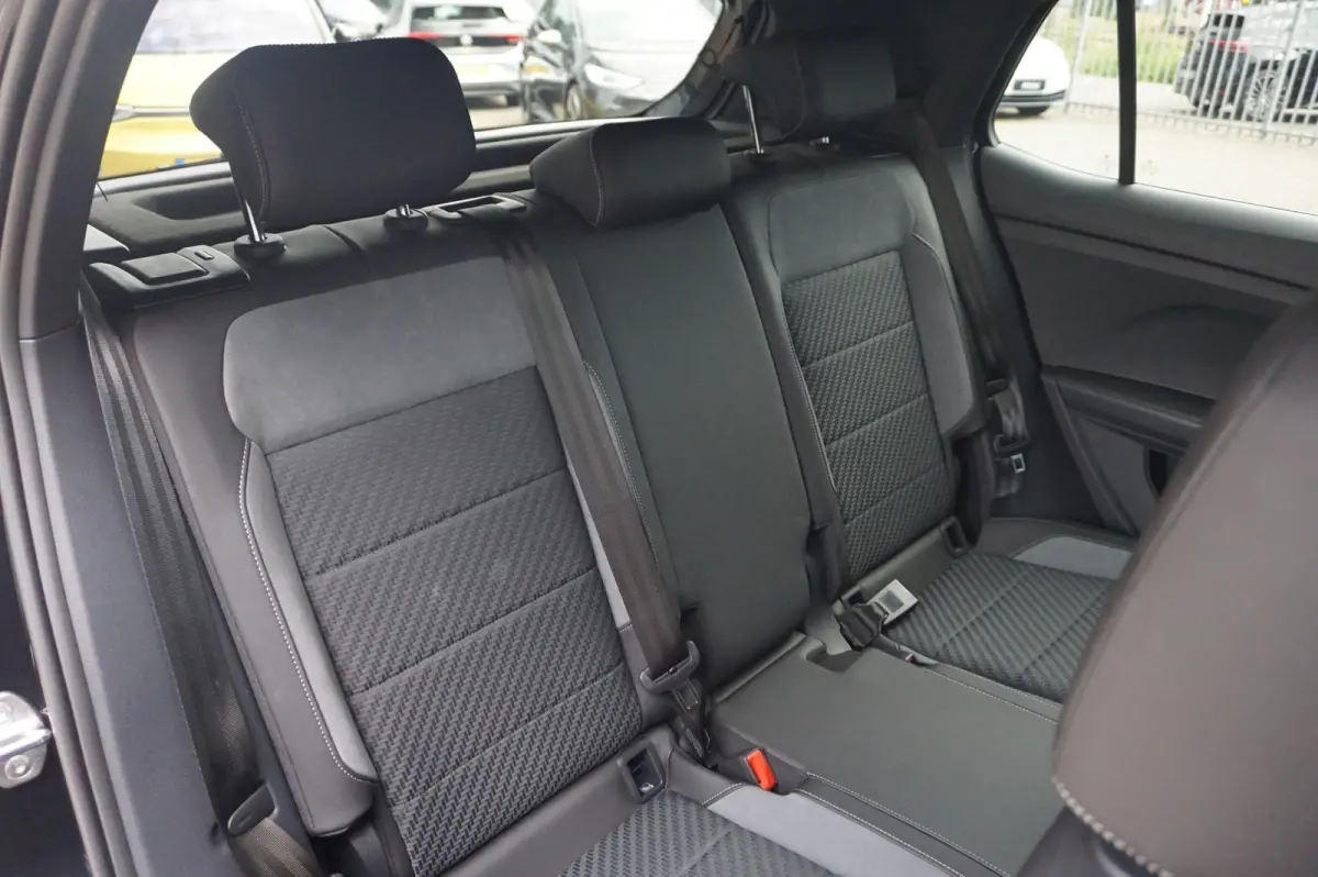 1.0 TSI 110pk DSG R-Line | Navigatie | Achteruitrijcamera | Stoelverwarming