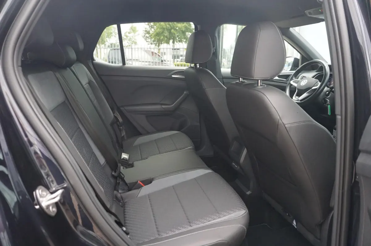 1.0 TSI 110pk DSG R-Line | Navigatie | Achteruitrijcamera | Stoelverwarming