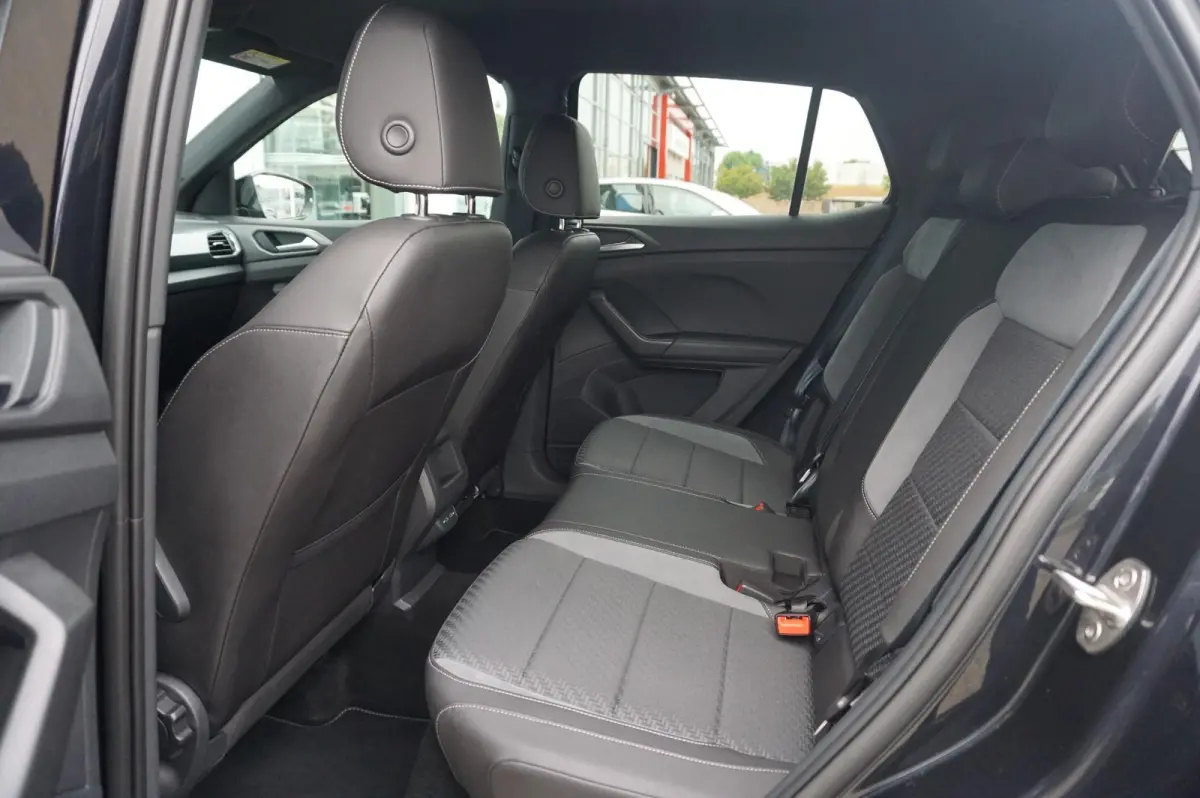 1.0 TSI 110pk DSG R-Line | Navigatie | Achteruitrijcamera | Stoelverwarming