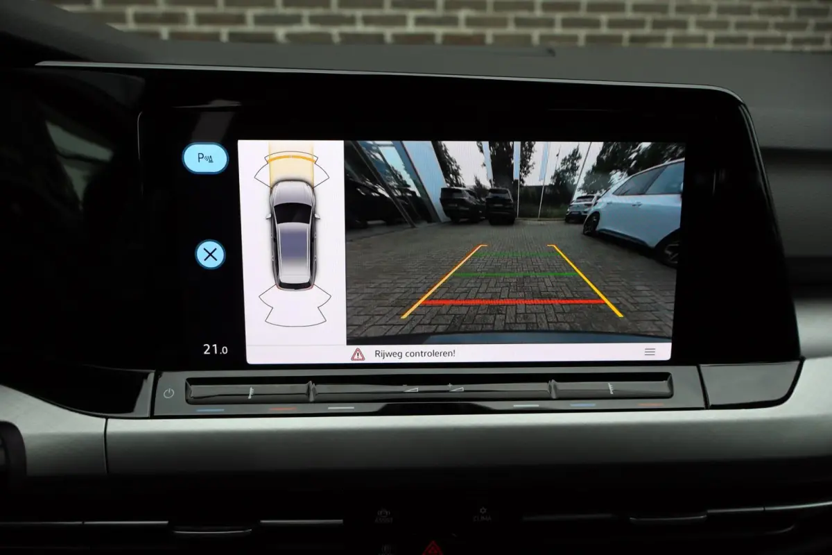 1.0 TSI 110pk Life | Achteruitrijcamera | Navigatie | App Connect draadloos |