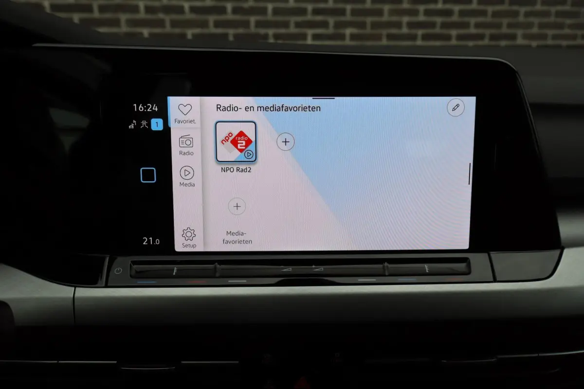1.0 TSI 110pk Life | Achteruitrijcamera | Navigatie | App Connect draadloos |