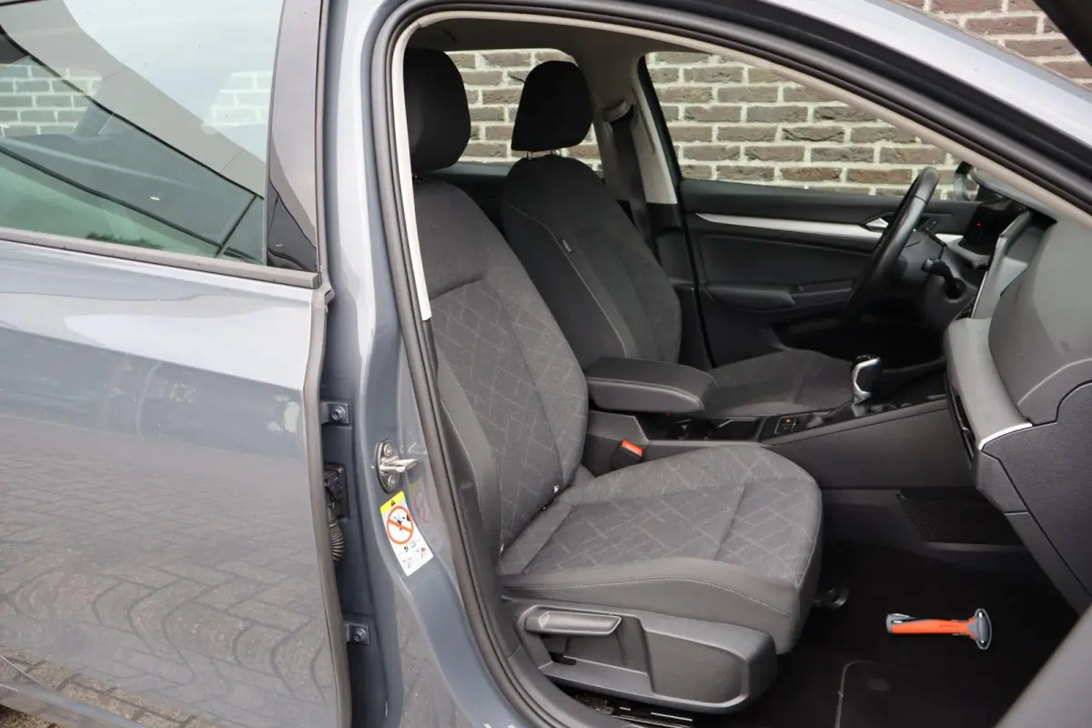 1.0 TSI 110pk Life | Achteruitrijcamera | Navigatie | App Connect draadloos |