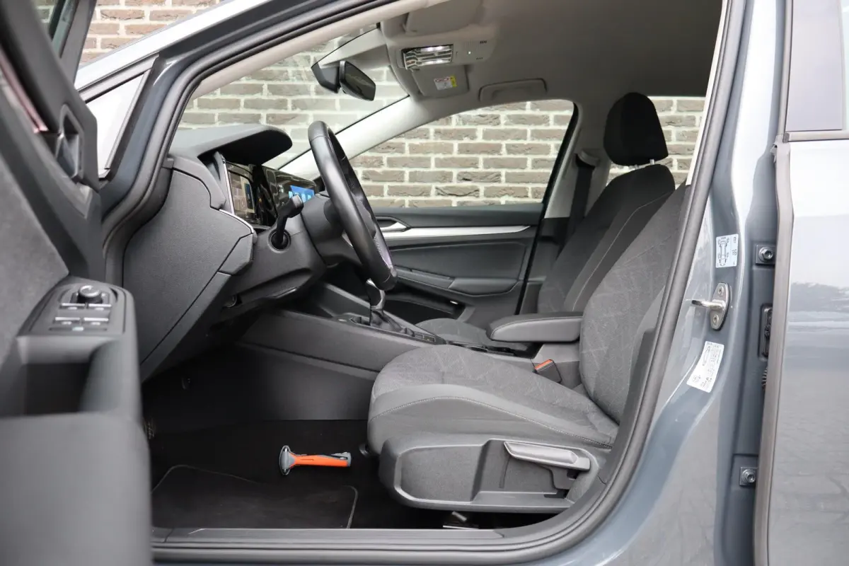 1.0 TSI 110pk Life | Achteruitrijcamera | Navigatie | App Connect draadloos |