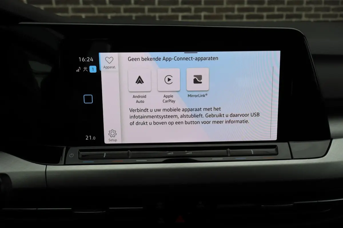 1.0 TSI 110pk Life | Achteruitrijcamera | Navigatie | App Connect draadloos |