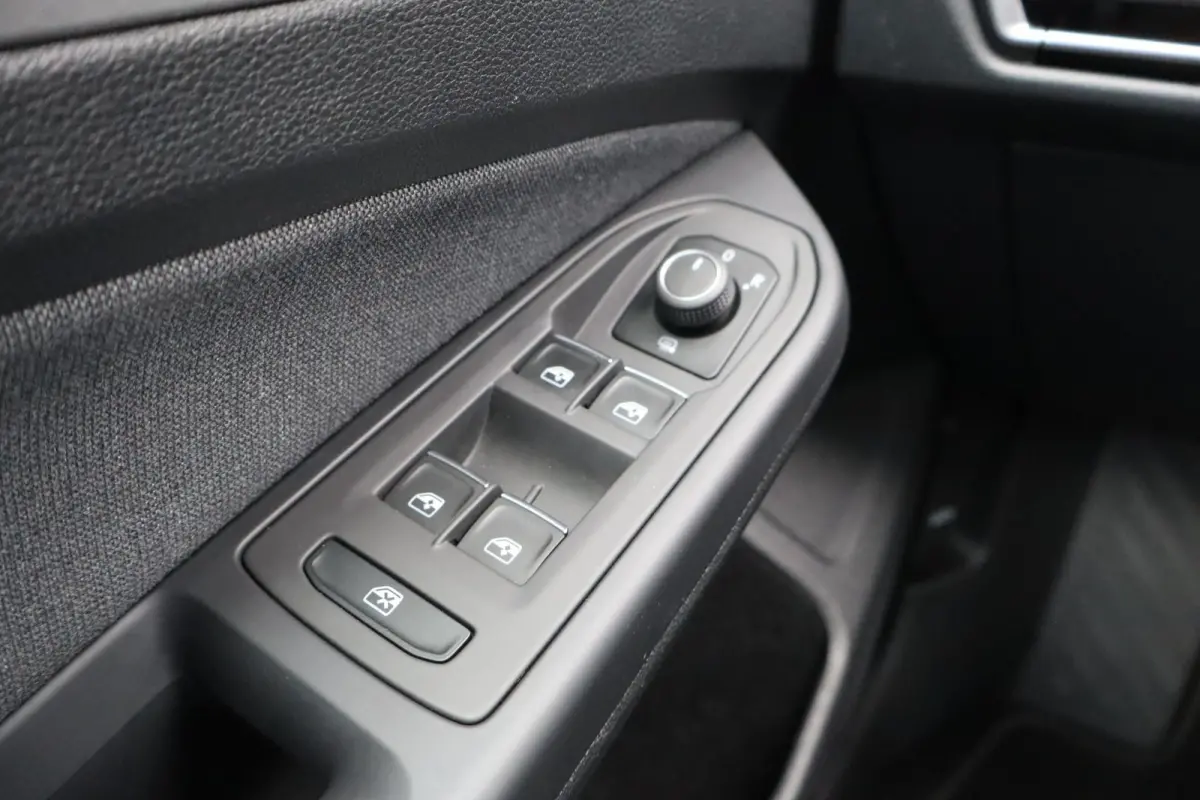 1.0 TSI 110pk Life | Achteruitrijcamera | Navigatie | App Connect draadloos |