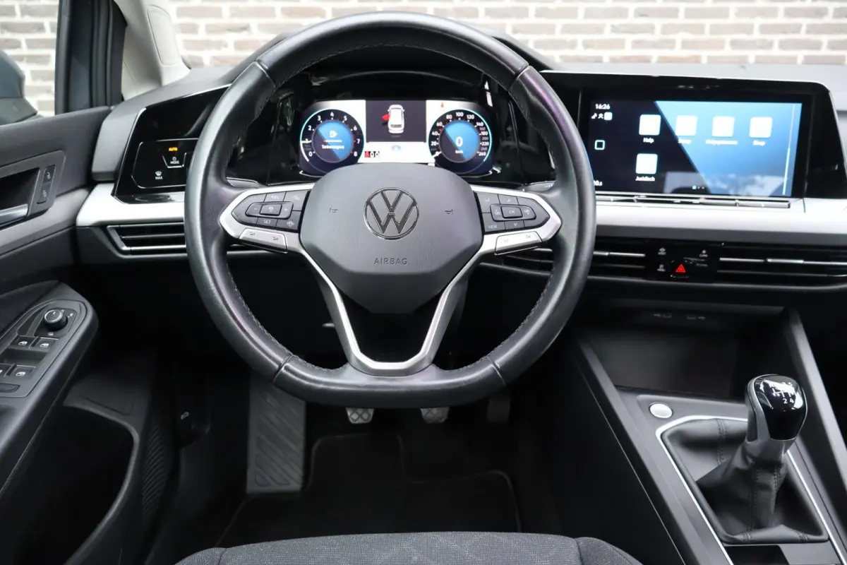 1.0 TSI 110pk Life | Achteruitrijcamera | Navigatie | App Connect draadloos |