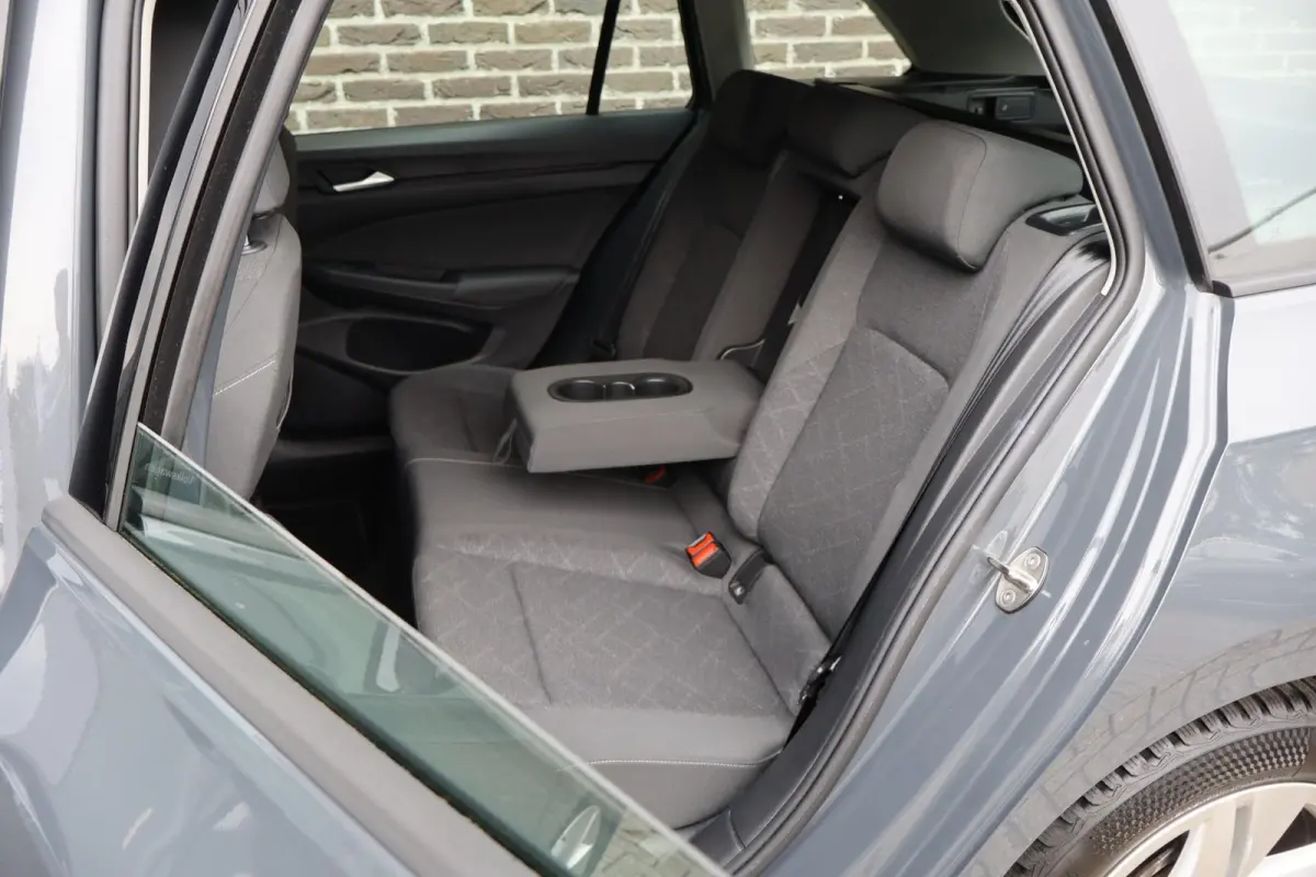 1.0 TSI 110pk Life | Achteruitrijcamera | Navigatie | App Connect draadloos |