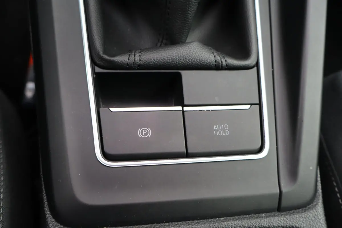 1.0 TSI 110pk Life | Achteruitrijcamera | Navigatie | App Connect draadloos |