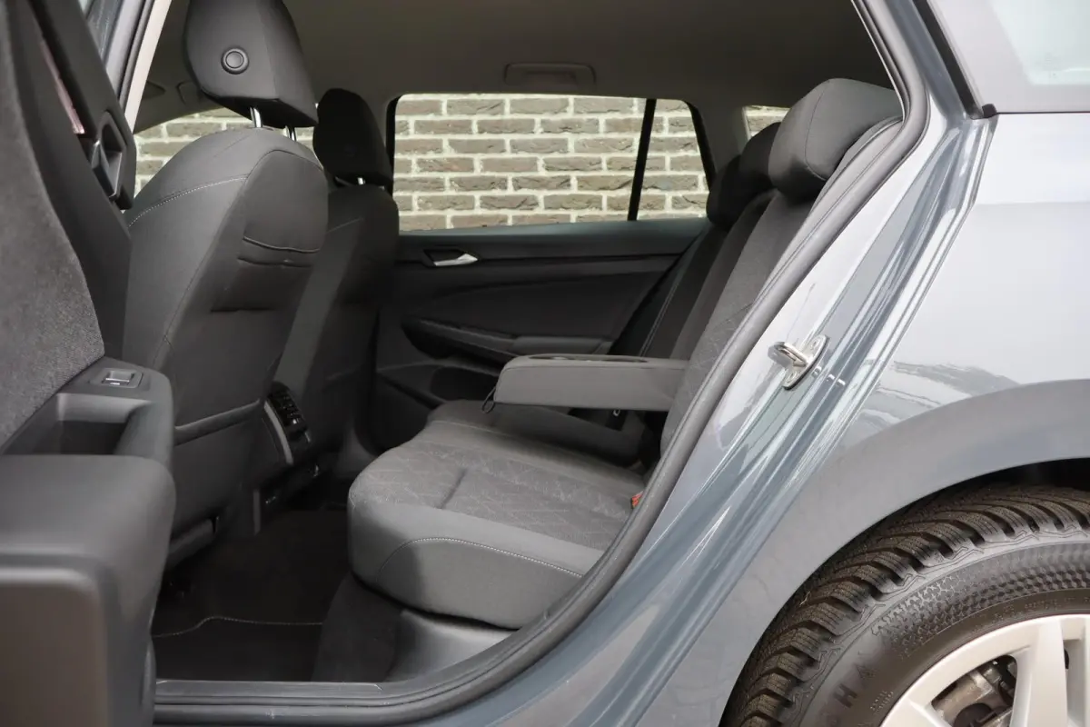 1.0 TSI 110pk Life | Achteruitrijcamera | Navigatie | App Connect draadloos |