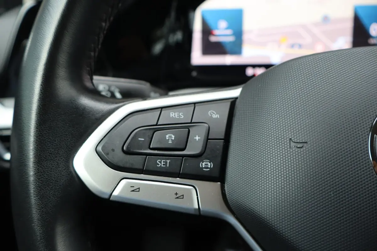 1.0 TSI 110pk Life | Achteruitrijcamera | Navigatie | App Connect draadloos |
