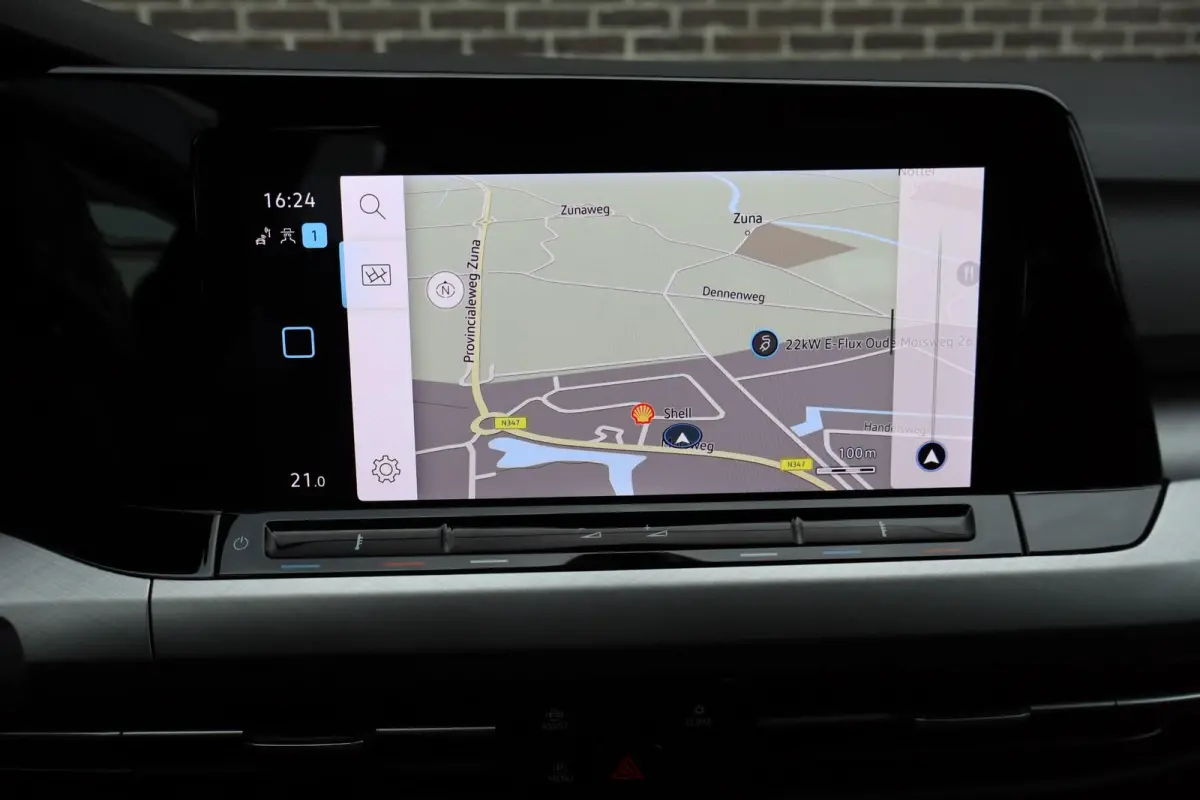 1.0 TSI 110pk Life | Achteruitrijcamera | Navigatie | App Connect draadloos |