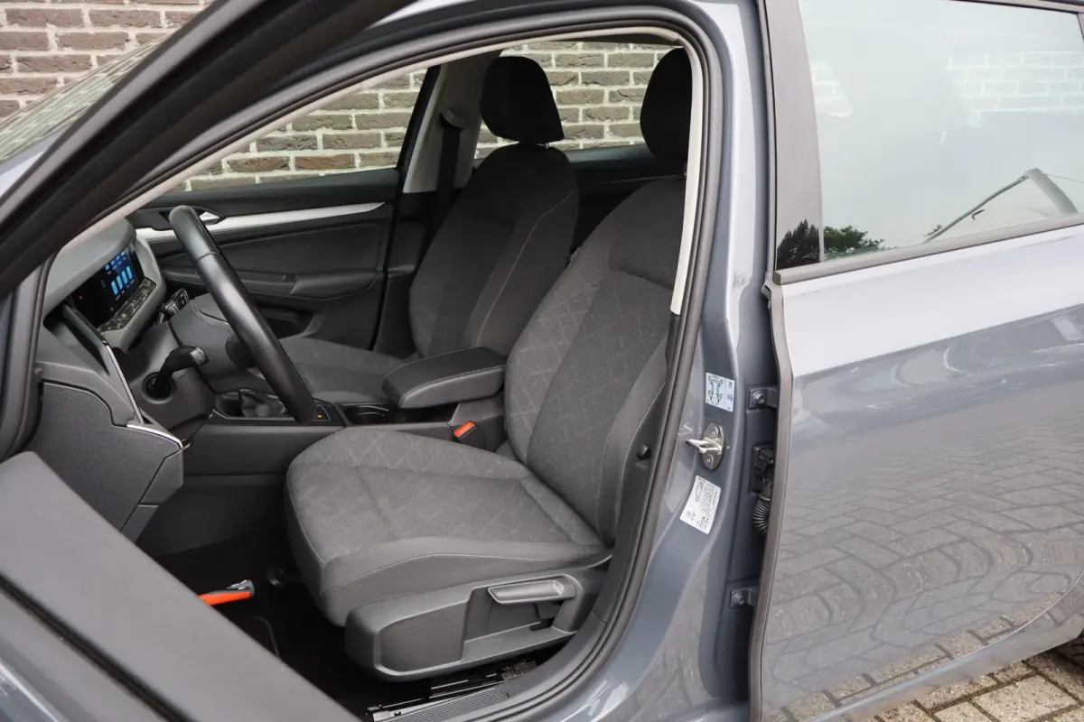 1.0 TSI 110pk Life | Achteruitrijcamera | Navigatie | App Connect draadloos |