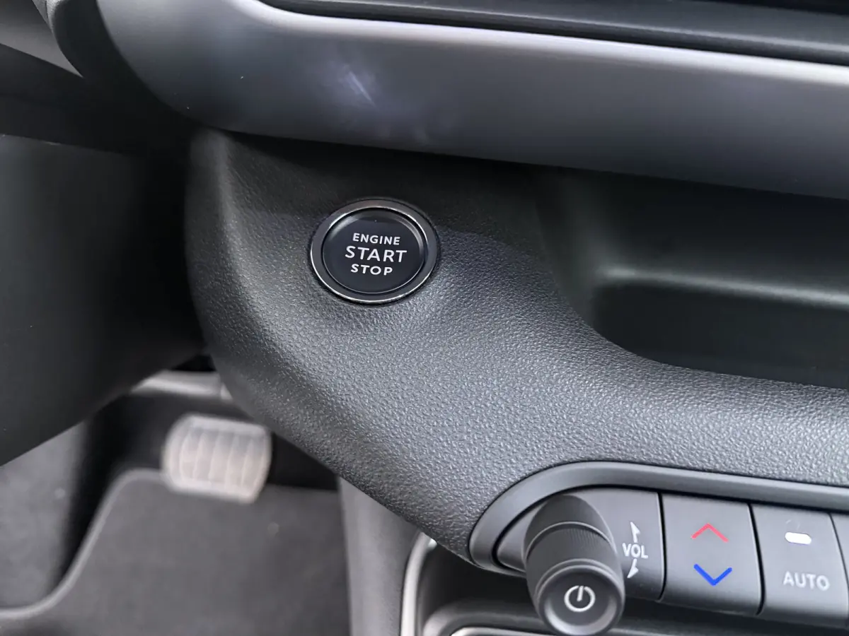 1.2 e-Hybrid Summit | Achterbank in delen neerklapbaar | Achteruitrijcamera | Afdaal assistent