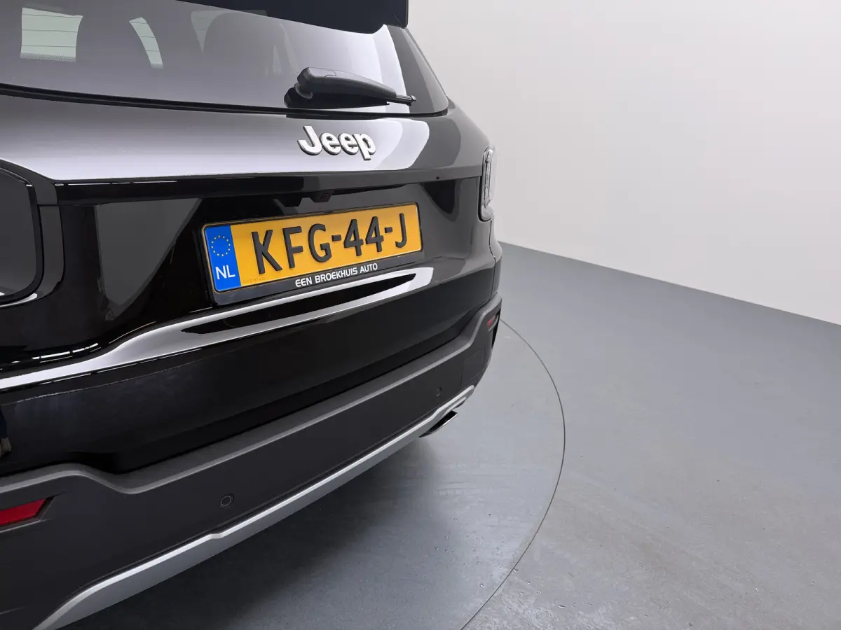 1.2 e-Hybrid Summit | Achterbank in delen neerklapbaar | Achteruitrijcamera | Afdaal assistent