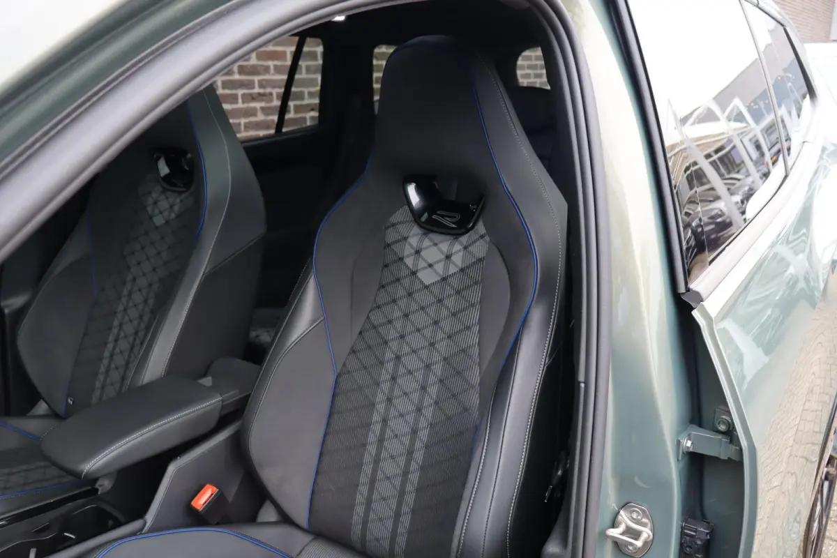 1.5 eHybrid 204pk R-Line Edition | SoH 100% | 360 Graden Camera | Panoramadak | Zwenkbare Trekhaak