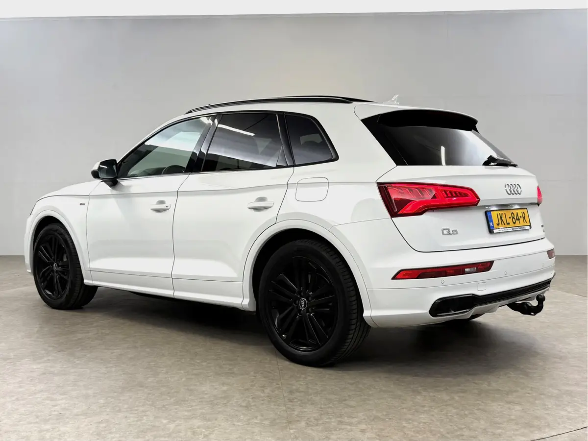 55 TFSI e Quattro Competition S-line Black Edition | Pano | Virtual | Carplay | Trekhaak | Luchtvering | Matrix LED