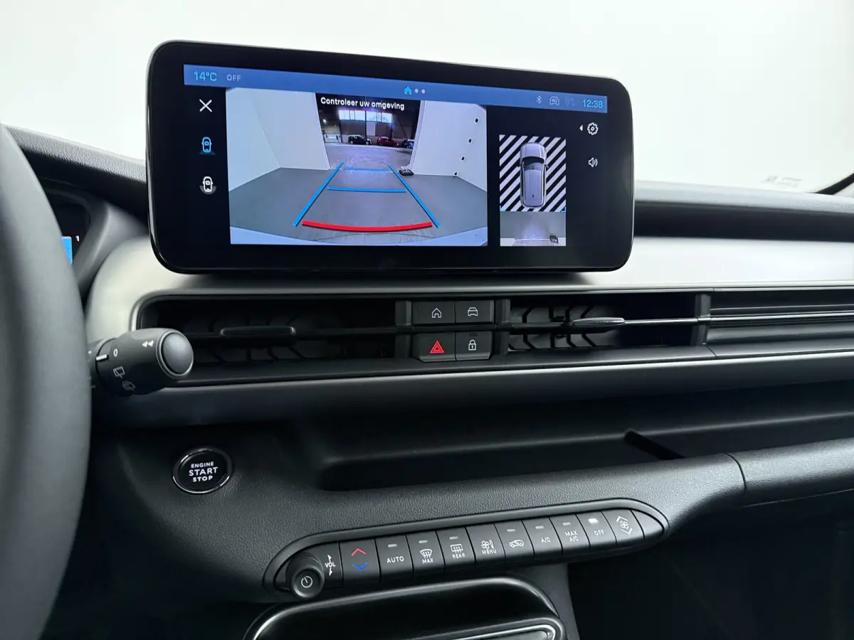 Summit 54Kwh | 10,25 inch digitaal configureerbaar instrumentenpaneel | 10,25" Infotainment met draadloos Apple Carplay en Android Auto | 18" Diamond Cut lichtmetalen velgen