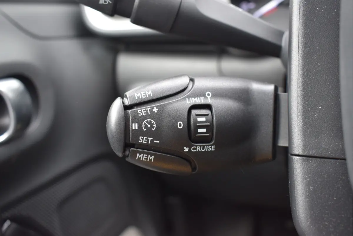 1.2 Shine 110PK | NL-Auto | Automaat | NAP | Camera