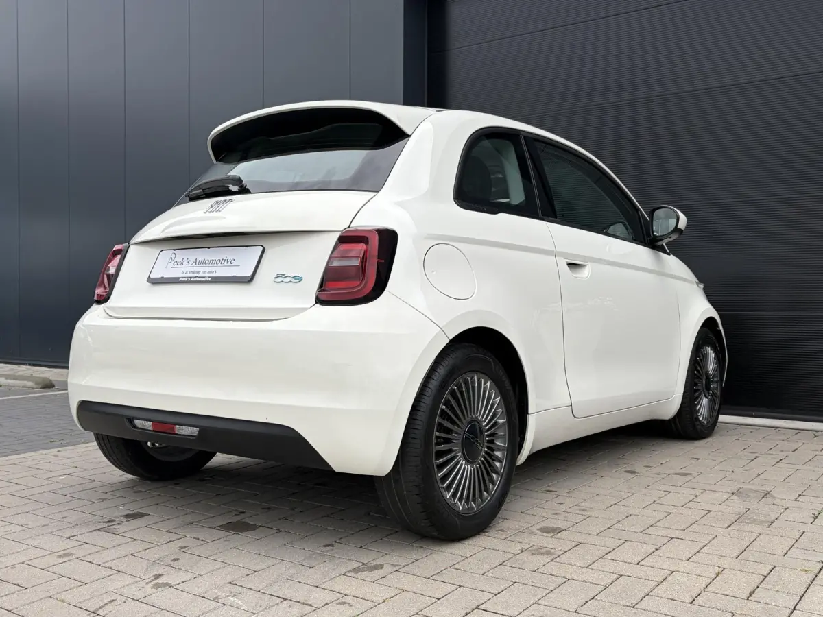 Icon 42 kWh | Clima | Cruise | Carplay | Draadloze telefoonlader | Navigatie | 93.6% SoH | Super leuke auto!!