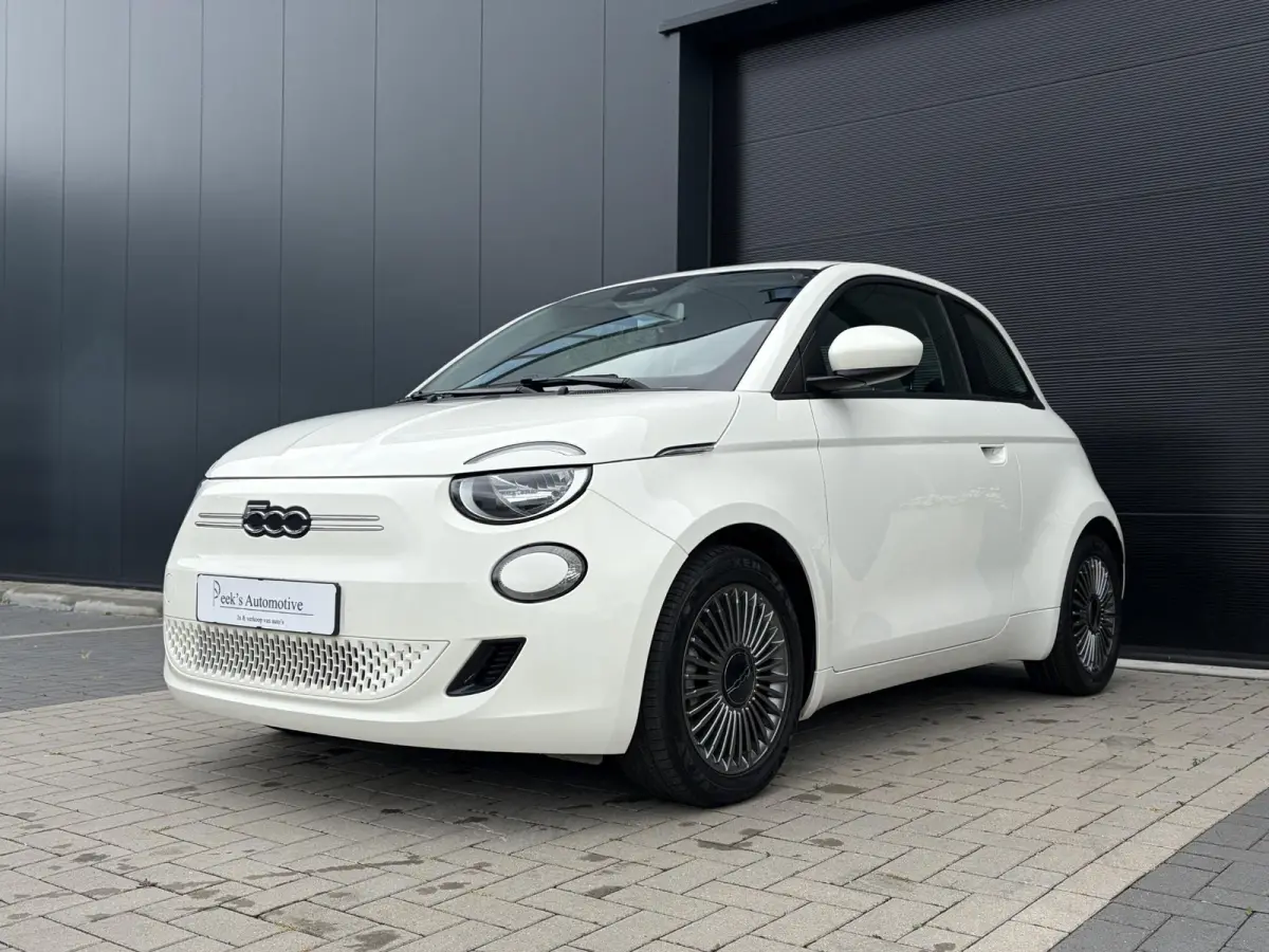 Icon 42 kWh | Clima | Cruise | Carplay | Draadloze telefoonlader | Navigatie | 93.6% SoH | Super leuke auto!!