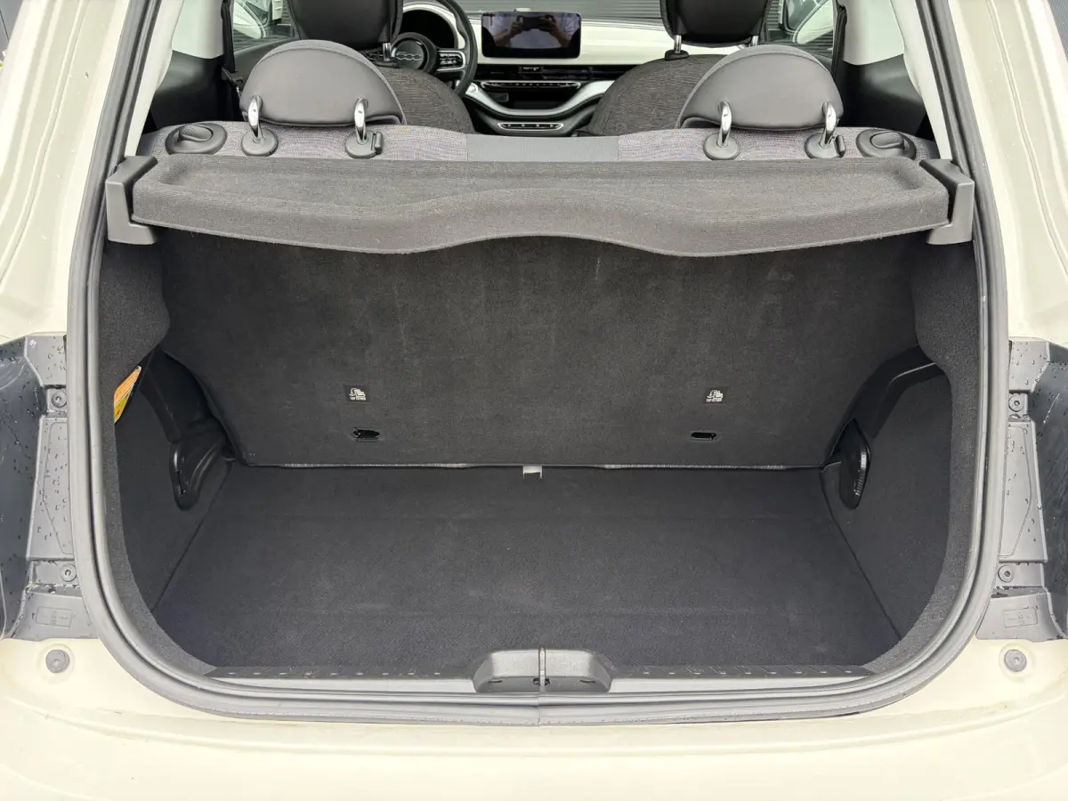 Icon 42 kWh | Clima | Cruise | Carplay | Draadloze telefoonlader | Navigatie | 93.6% SoH | Super leuke auto!!