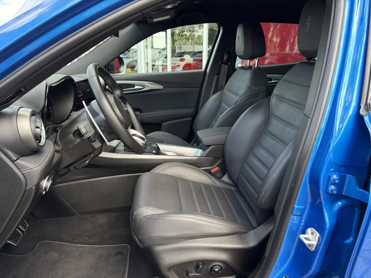 1.5T Hybrid 160 Veloce | Leren bekleding | Stoelverwarming/Ventilatie | Sport onderstel instelbaar |