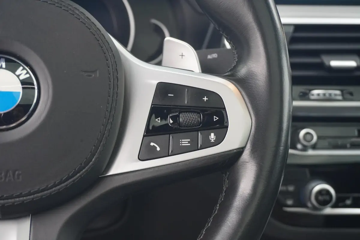 xDrive20i | M Sportpakket | Panoramadak | HiFi System | Head-Up Display | Comfort Access