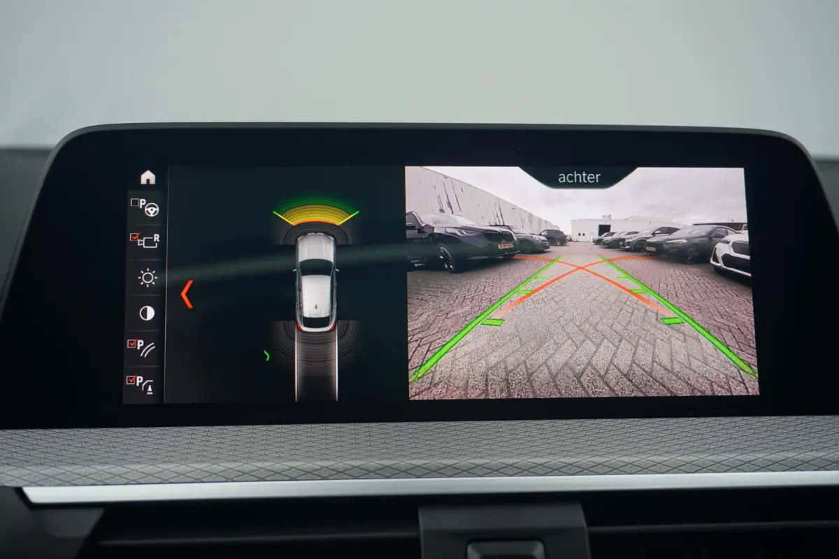 xDrive20i | M Sportpakket | Panoramadak | HiFi System | Head-Up Display | Comfort Access