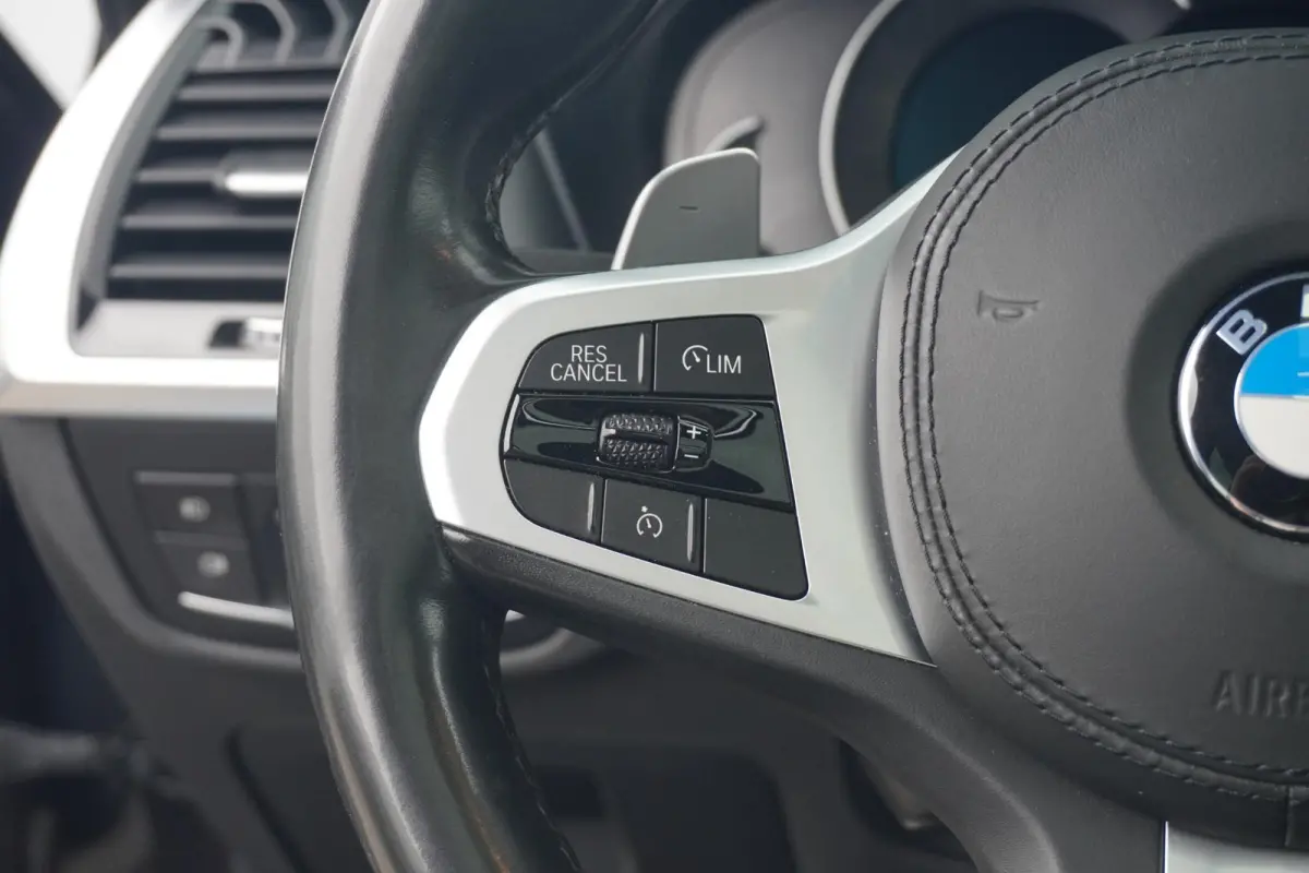 xDrive20i | M Sportpakket | Panoramadak | HiFi System | Head-Up Display | Comfort Access