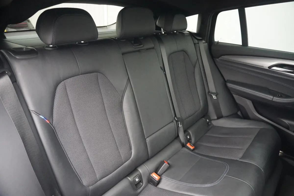 xDrive20i | M Sportpakket | Panoramadak | HiFi System | Head-Up Display | Comfort Access