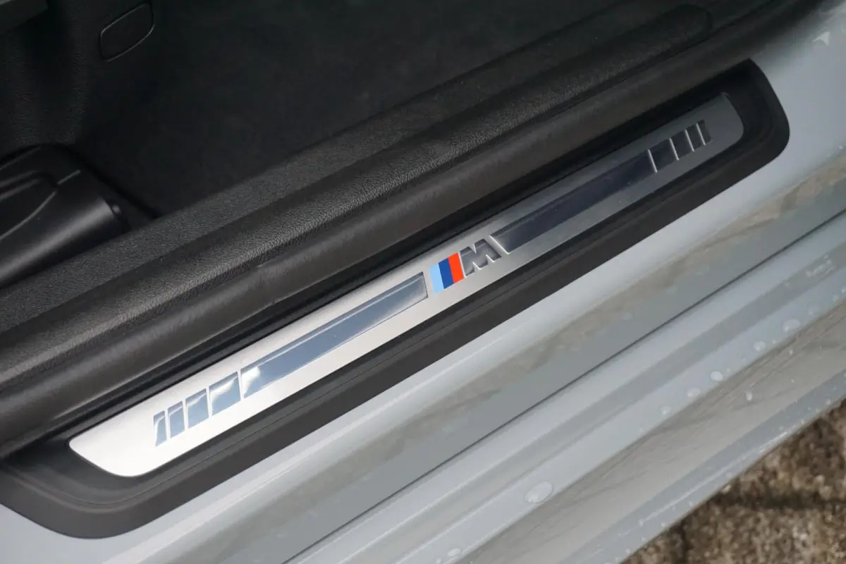 320e | M Sportpakket Pro | Panoramadak | Trekhaak | Comfort Acces