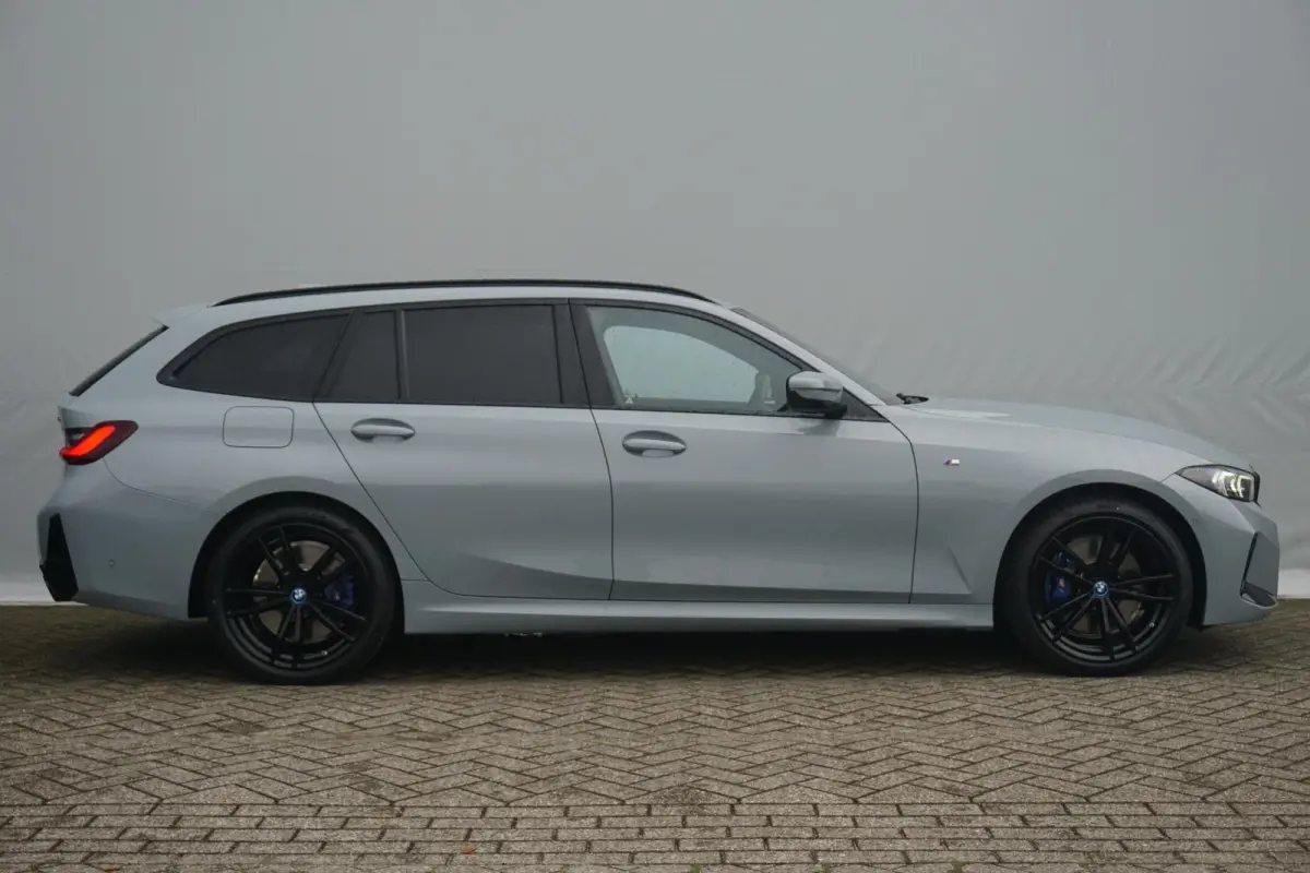 320e | M Sportpakket Pro | Panoramadak | Trekhaak | Comfort Acces