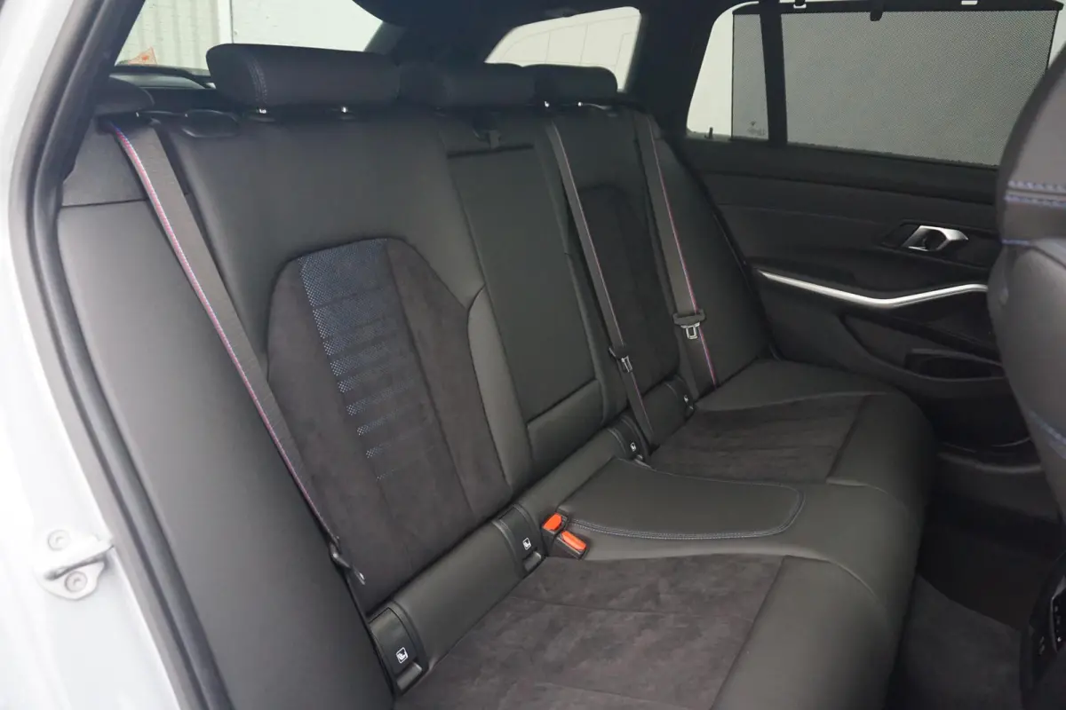 320e | M Sportpakket Pro | Panoramadak | Trekhaak | Comfort Acces