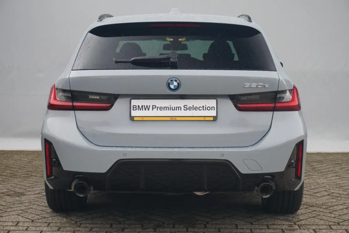 320e | M Sportpakket Pro | Panoramadak | Trekhaak | Comfort Acces