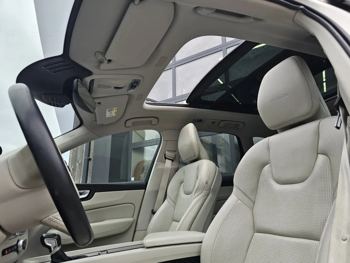 2.0 T4 Inscription Polestar Engineered | Pano | Luchtvering | Leder | Stoelverwarming & ventilatie | Camera | Trekhaak | ACC | App-connect |