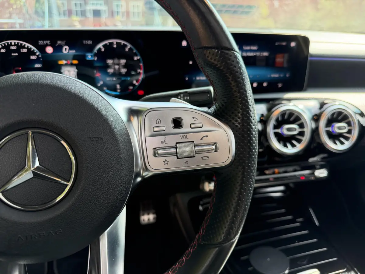 AMG 35 4MATIC Premium Plus | Pano | HUD | Burmester |