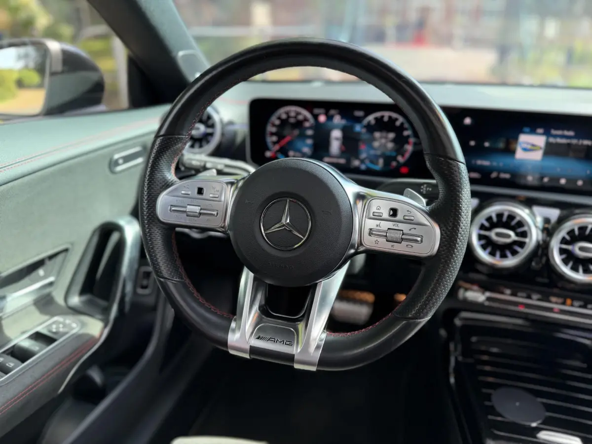 AMG 35 4MATIC Premium Plus | Pano | HUD | Burmester |
